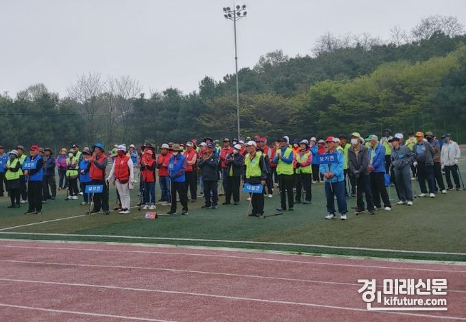 설성면그라운드골프회 '제3회 그라운드골프 남부권대회' 개회식 모습. <사진=이천시>