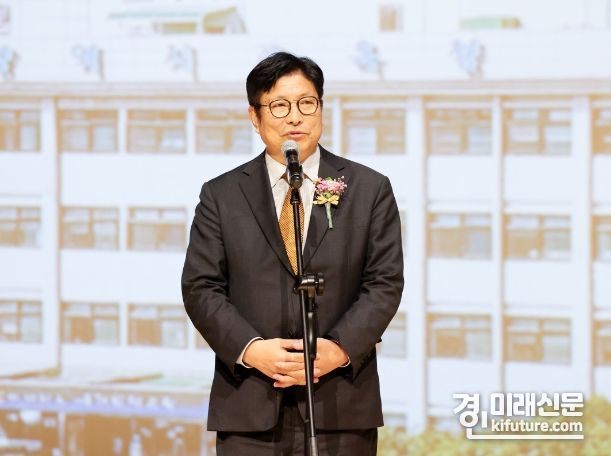 도성훈 인천시교육감이 따뜻하게 위(Wee)로하는 힐링콘서트에서 인사말을 하고 있다. <사진=인천시교육척>