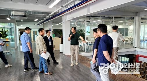 인천광역시교육청이 공간재구조화 사업 추진 학교 관리자 현장 연수를 실시하고 있다. <사진=인천시교육청>